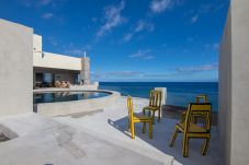 Villa en Arico - HomeForGuest VILLA EXCLUSIVA, DISEÑO, FRENTE AL MAR, 2 PISCINAS - HomeForGuest