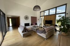 Villa en Saint-Corneille - Le Yucca Spa - Jacuzzi - 8p - Rêve au Mans 