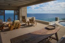 Villa in Arico - HomeForGuest VILLA EXCLUSIVA, DISEÑO, FRENTE AL MAR, 2 PISCINAS - HomeForGuest