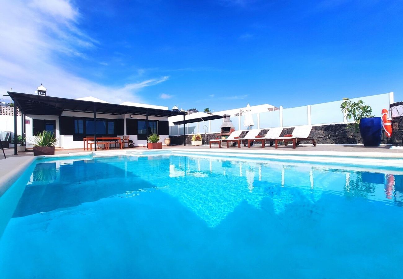Villa in Puerto del Carmen - Villa 21, luxuriöse Villa mit beheiztem Pool