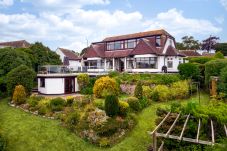 Ferienhaus in Paignton - The Spinney - Large home with hot tub, gym, amazing sea views