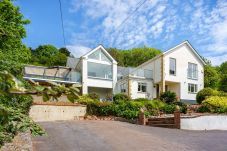 Ferienhaus in Bishopsteignton - The Curlews - Waterside, boutique home with 10 person spa