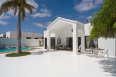 Villa in Costa Teguise - Villa Lola - VipVipVillas