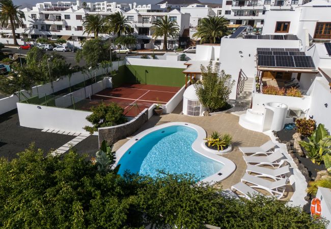 Villa in Costa Teguise - Villa Careva Suites 2 - VipVipVillas