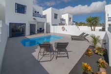 Villa in Playa Blanca - Villas Yaiza 3 - VipVipVillas
