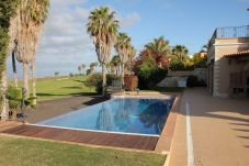 Villa in Adeje - GOLFSIDE HIDEAWAY, INFINITY POOL, BBQ, 5 BDRM  