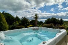 House in Paignton - The Spinney - Large home with hot tub, gym, amazing sea views