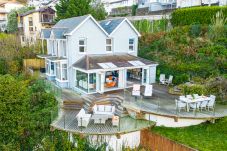 House in Kingswear - Homefield - Stylish 5-Bedroom Kingswear Retreat with Panoramic Estuary Views