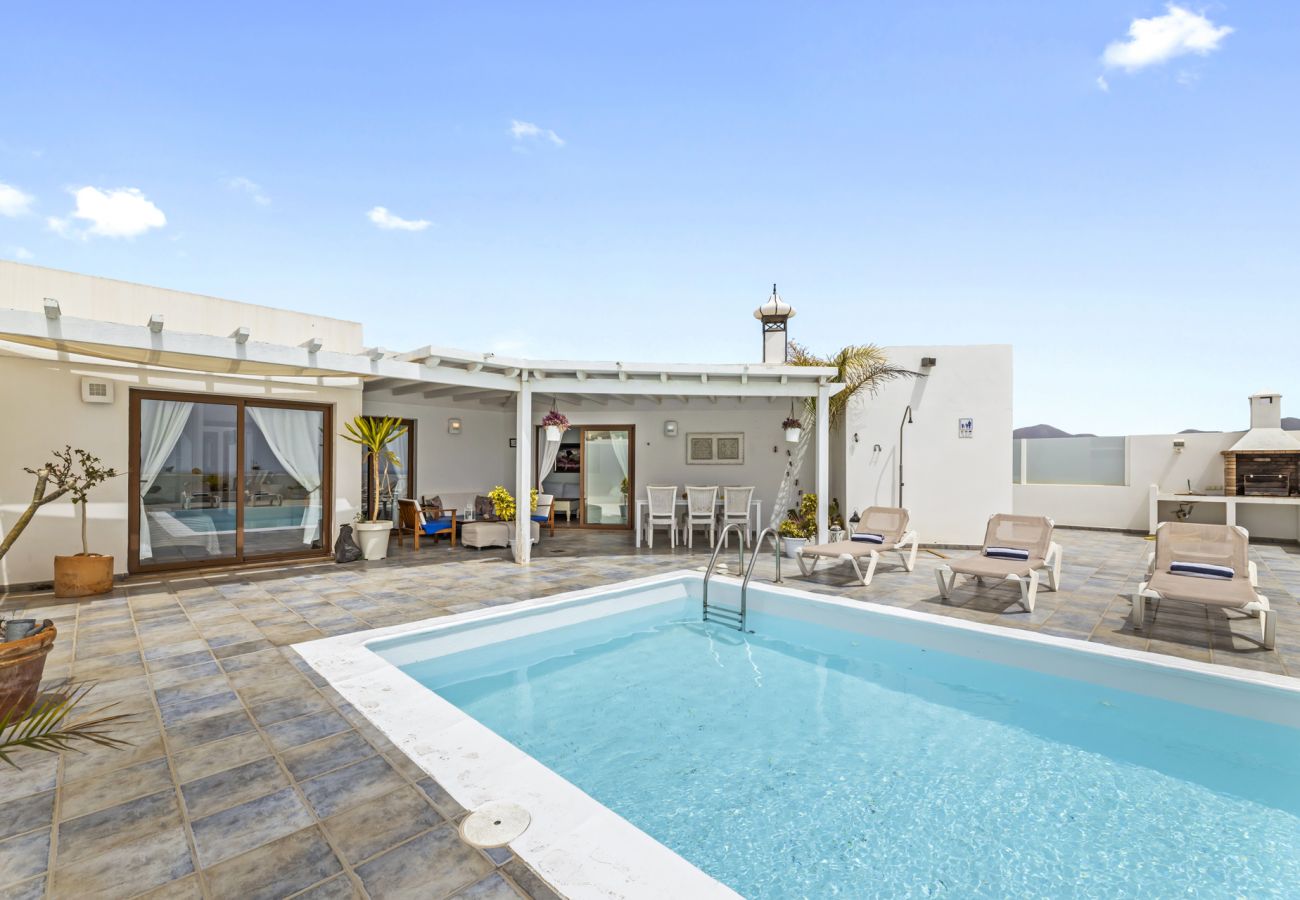 Villa a Playa Blanca - Villa Flora - Villasexperience