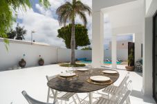 Villa a Costa Teguise - Villa Lola - VipVipVillas